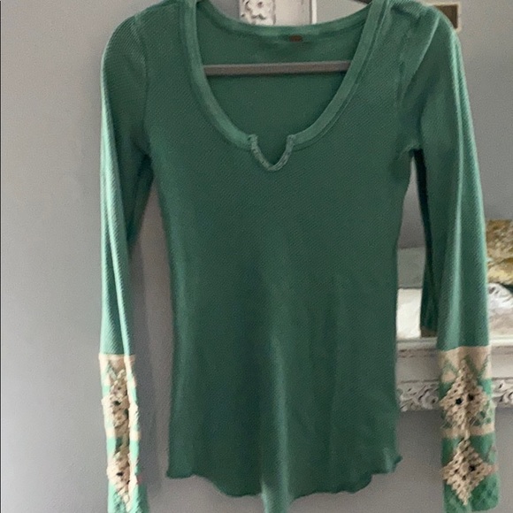 Free People Tops - FREE PEOPLE waffle weave shirt. Pattern sleeve